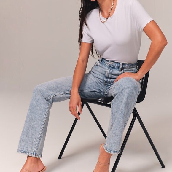 Abercrombie & Fitch Ultra High Rise 90s Straight Light Wash Jeans Sz 24/00R - Picture 1 of 10